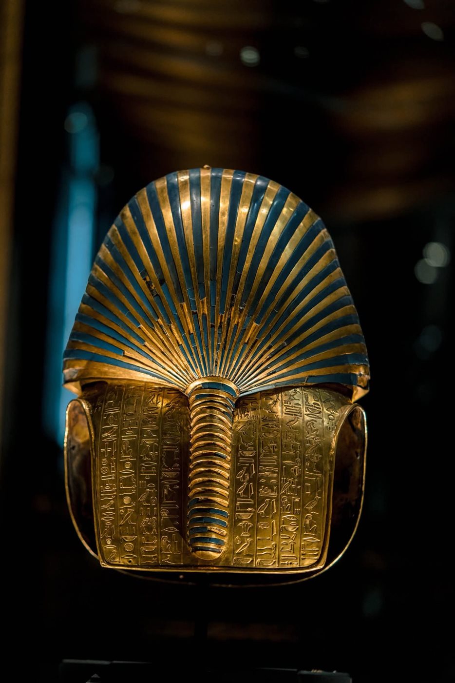 قناع الملك توت عنخ آمون 