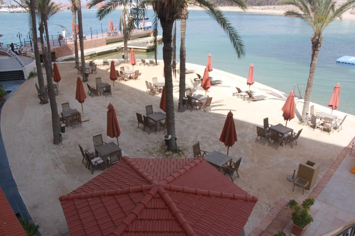 تفتيش على الفنادق