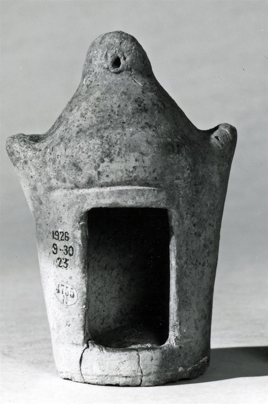 القطعة الأثرية