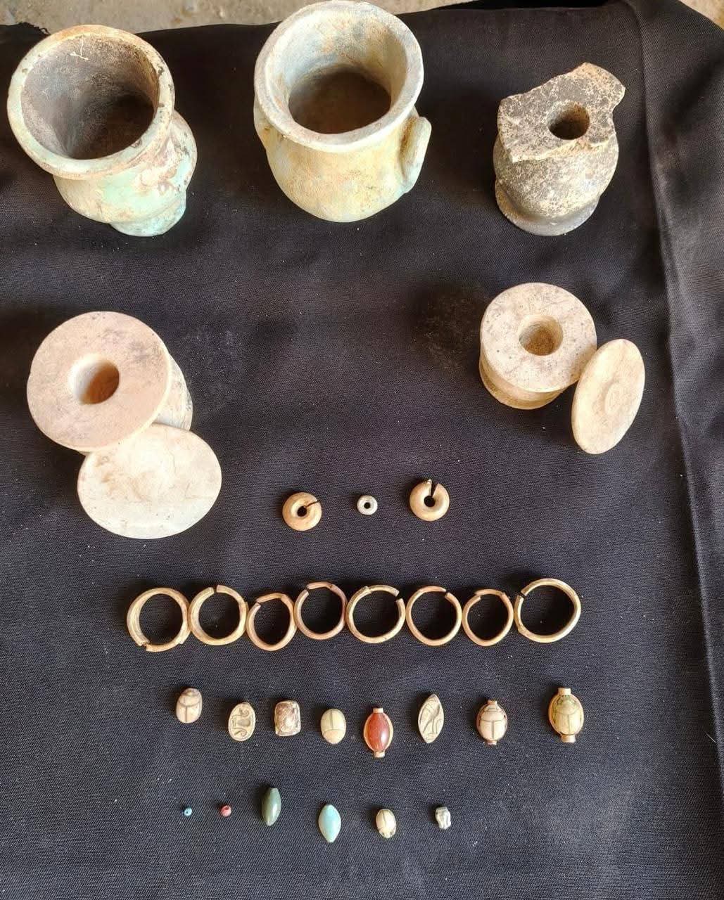 &nbsp;أثاث جنائزي شبه متكامل بمقبرة «بانحسي»