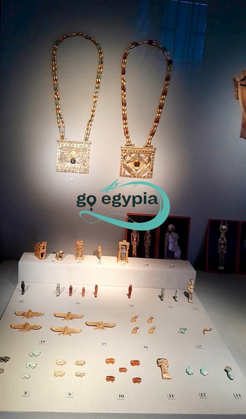 من كنوز تانيس الذهبية&nbsp;