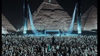 حفل عالمي عند الأهرامات.. Anyma يشعل الأجواء بحضور أكثر من 15 ألف متفرج
