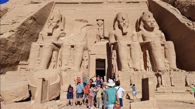 انتعاش السياحة يقود نمو الاقتصاد المصري لأعلى معدل في 3 أعوام