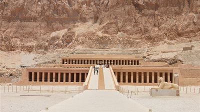 صمم بمعالم فريدة، 8 معلومات لا تعرفها عن معبد الملكة حتشبسوت
