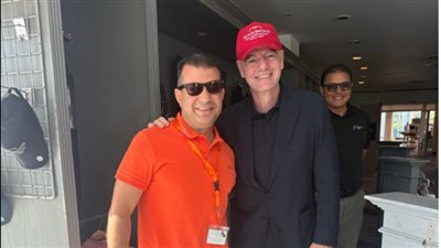 رئيس فيفا يدعم السياحة المصرية من شرم الشيخ.. يرتدي كاب الباتروس خلال القمة