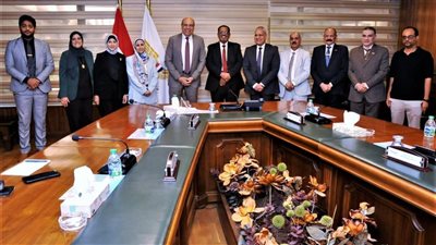 وزير الطيران المدني يشهد حفل تخرج طلبة المراقبة الجوية من اليمن الشقيقة 