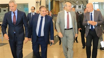 وزير الطيران: طرح قرى البضائع بمطار الإسكندرية أمام المستثمرين