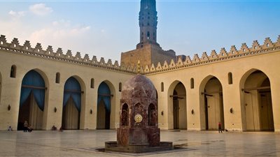 جولة روحانية في قلب القاهرة، 5 مساجد تاريخية تمنحك هدوءا بعيدا عن الزحام 