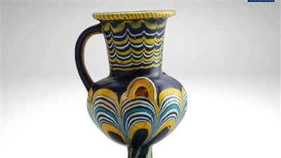 تحفة فنية من عبقرية المصري القديم.. إناء زجاجي ملون من الدولة الحديثة يتألق في