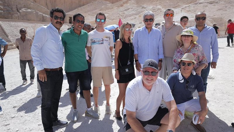 لقاءات وزير السياحة