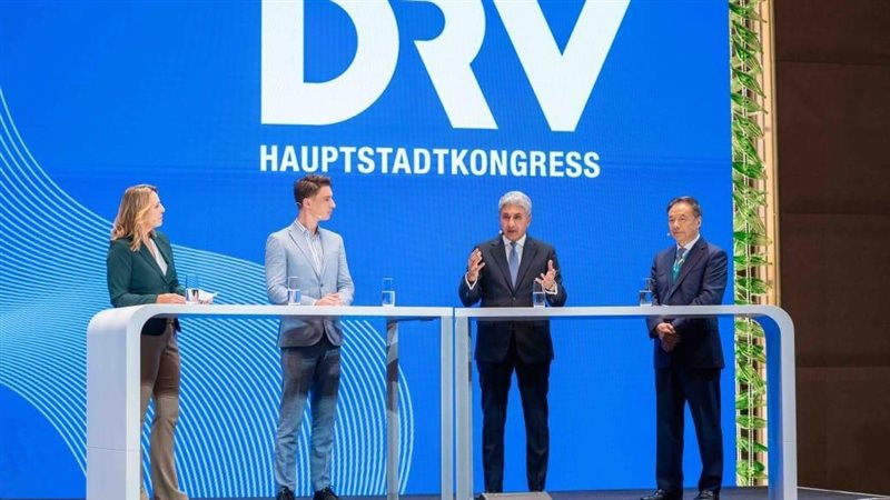 شريف فتحي وزير السياحة