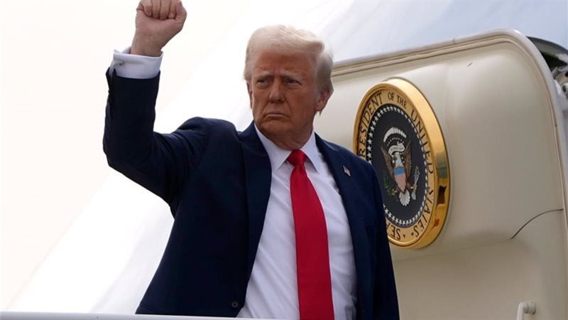 الرئيس الأمريكي دونالد