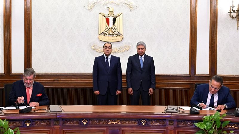 توقيع عقود الشراكة