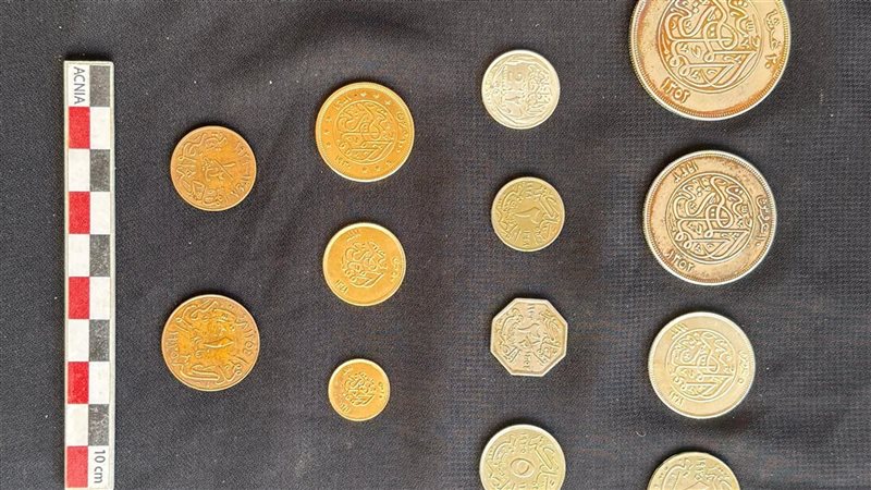 إكتشاف عملات آثرية