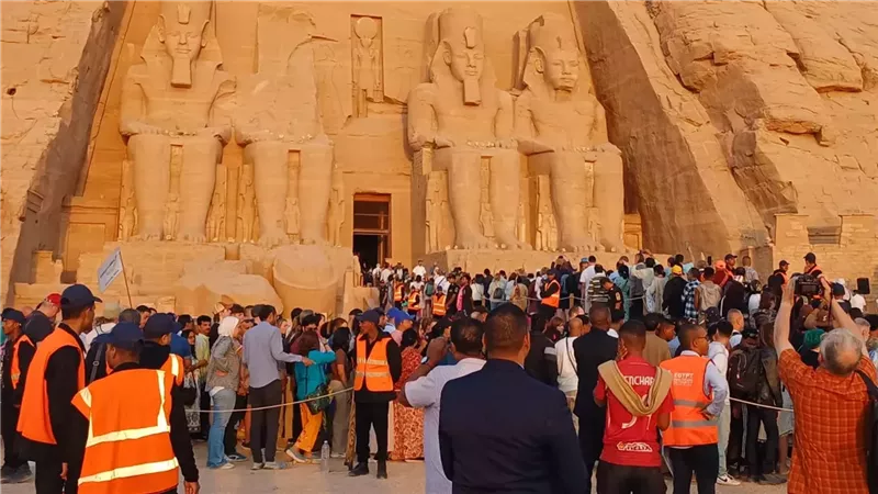 إقبال كبير فى ابو