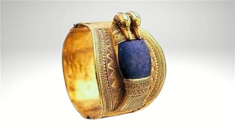 السوار الذهبى للملك