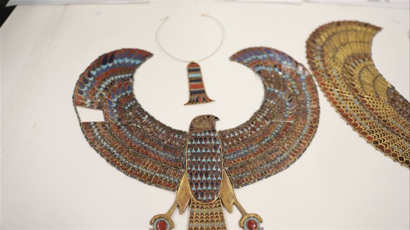 القلادات الذهبية