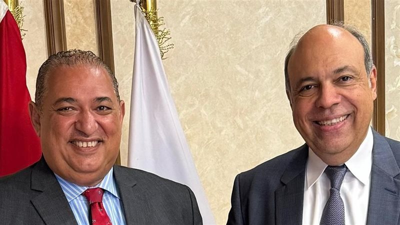 لقاء وزير الطيران