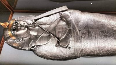 التابوت الفضي للملك بسوسنس الأول.. كنز نادر يروي سحر حضارة مصر القديمة