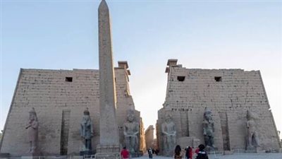 في كرنفال شعبي.. شباب الاقصر يدشنون مبادرة لزيارة معبد الأقصر بالجلابية