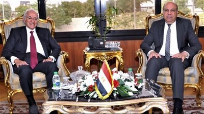 طرح 11 مطارا محور لقاء حفني مع كوبيلوزوس اليونانية