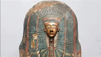 رمز الخلود يتألق في المتحف المصري.. قناع كارتوناج من عصر الانتقال الثاني