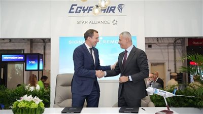 مصر للطيران توقع اتفاقية بيع وإعادة استئجار لطائرتين من طراز أيرباص