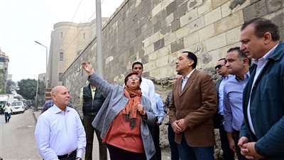 مدبولي يؤكد على أهمية تطوير الطرق خلال تفقده مشروعات إحياء القاهرة التاريخية