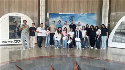أكاديمية مصر للطيران للتدريب تستقبل زيارة ميدانية لطلاب الجامعة الأمريكية 