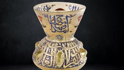 مشكاة مملوكية تتألق كقطعة شهر نوفمبر بمتحف الفن الإسلامي بالقاهرة