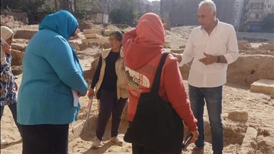 الآثار: تقدم مستمر في أعمال حفائر بنحسي بالمطرية ومتابعة ميدانية على أعلى مستو