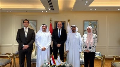 الحفني يبحث مع  الإمارات خطط التطوير الجارية بقطاع الطيران المدني المصري