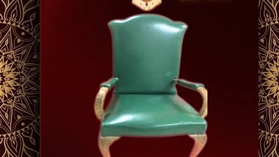 متحف ركن فاروق يعرض تحفة جديدة.. كرسي سفرة ملكي من خشب الأرو وجلد فاخر