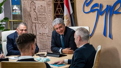 «TripAdvisor» يهنئ وزير السياحة على جناح مصر في بورصة لندن والمتحف الكبير