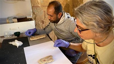 بعثة هنتسفيل تبدأ ترميم لوحات جدارية عمرها 3000 عام في طيبة الغربية