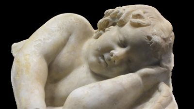 إيروس.. رمز الحب الأبدي يتألق في المتحف اليوناني الروماني بالإسكندرية