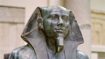 تمثال الملك خفرع في المتحف المصري بالتحرير… حجر يتكلم بلغة السلطة والخلود