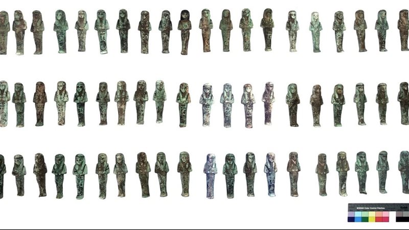 الكشف عن 225 تمثال