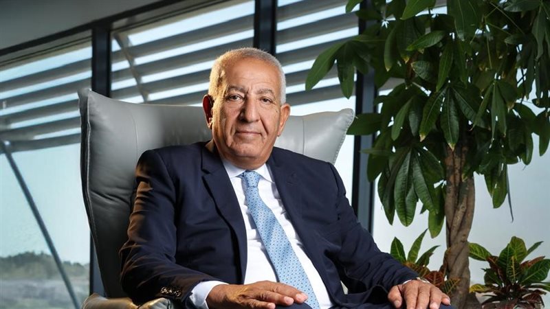 رجل الأعمال كامل أبو علي 