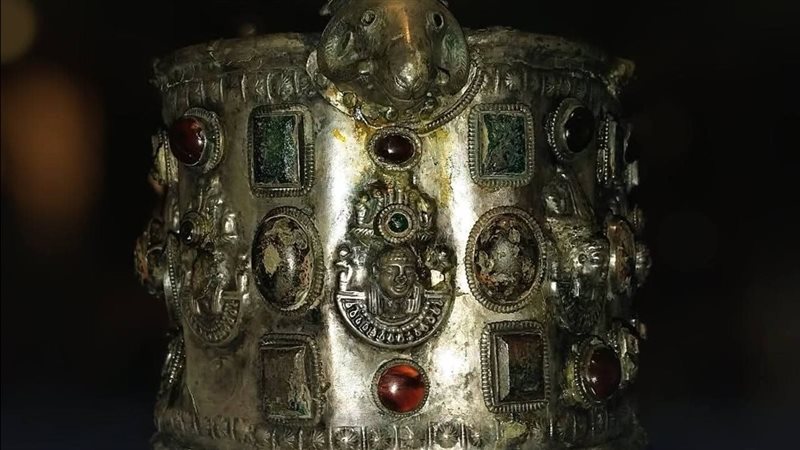 القطعة الأثرية 