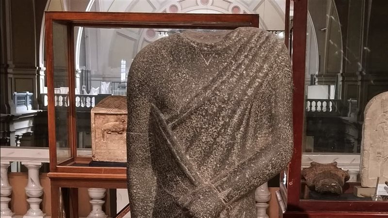 التمثال الأثري