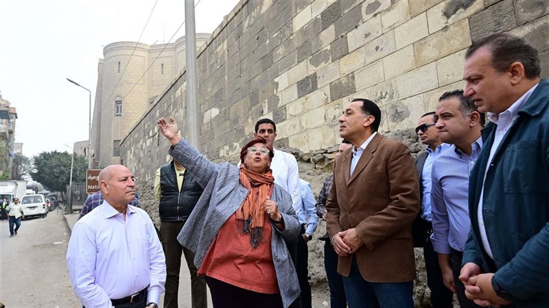 رئيس الوزراء خلال