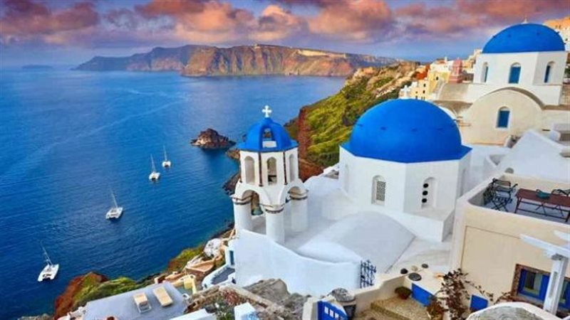 جزيرة سانتوريني في اليونان 