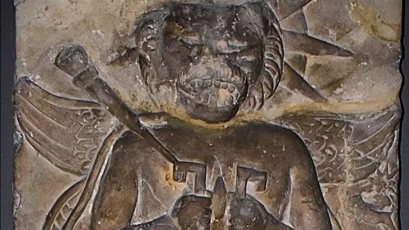 القطعة الأثرية 