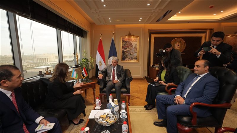 لقاء وزير السياحة