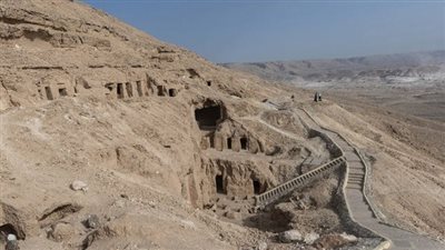 جبانة الحواويش ..تضم 800 مقبرة تعود إلى عصري الدولة القديمة 