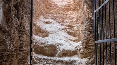 أستاذ آثار: مقبرة تحتمس الثاني ظلت مجهولة 3500 عام بسبب السيول المتكررة