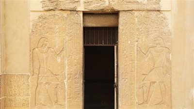 مقبرة مريروكا..تتضمن ثلاثين حجرة للدفن وبها باب وهمي