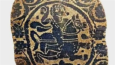 فارس من نسيج الزمن.. متحف الشرطة يغرض قطعة قبطية نادرة احتفالا برأس السنة