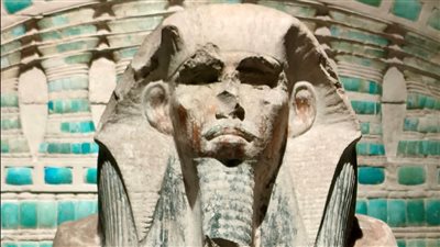 زوسر خالدًا في الحجر.. تحفة فنية تروي فجر الحضارة المصرية القديمة